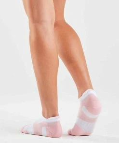 2XU - Vectr Light Cushion Crew Socks - Unisex- 30 2XU - Vectr Light Cushion Crew Socks - Unisex- -2XU-shop UA5042e BLM WHT 01 squashed 58235.1624963181