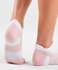 2XU - Vectr Light Cushion Crew Socks - Unisex- 28 2XU - Vectr Light Cushion Crew Socks - Unisex- -2XU-shop UA5042e BLM WHT 03 squashed 96443.1624963181