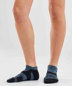 2XU - Vectr Light Cushion Crew Socks - Unisex- 33 2XU - Vectr Light Cushion Crew Socks - Unisex- -2XU-shop UA5042e TRB BLK 00 squashed 57692.1624963181