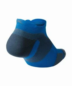 2XU - Vectr Light Cushion Crew Socks - Unisex- 35 2XU - Vectr Light Cushion Crew Socks - Unisex- -2XU-shop UA5042e VBB GRY 01 squashed 19295.1624963181