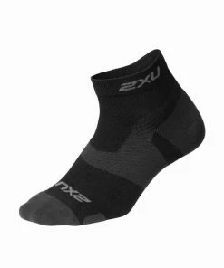 2XU - Vectr Light Cushion 1/4 Crew Socks - Unisex 18 2XU - Vectr Light Cushion 1/4 Crew Socks - Unisex -2XU-shop UA5047e BLK TTM 00 squashed 33262.1581588931