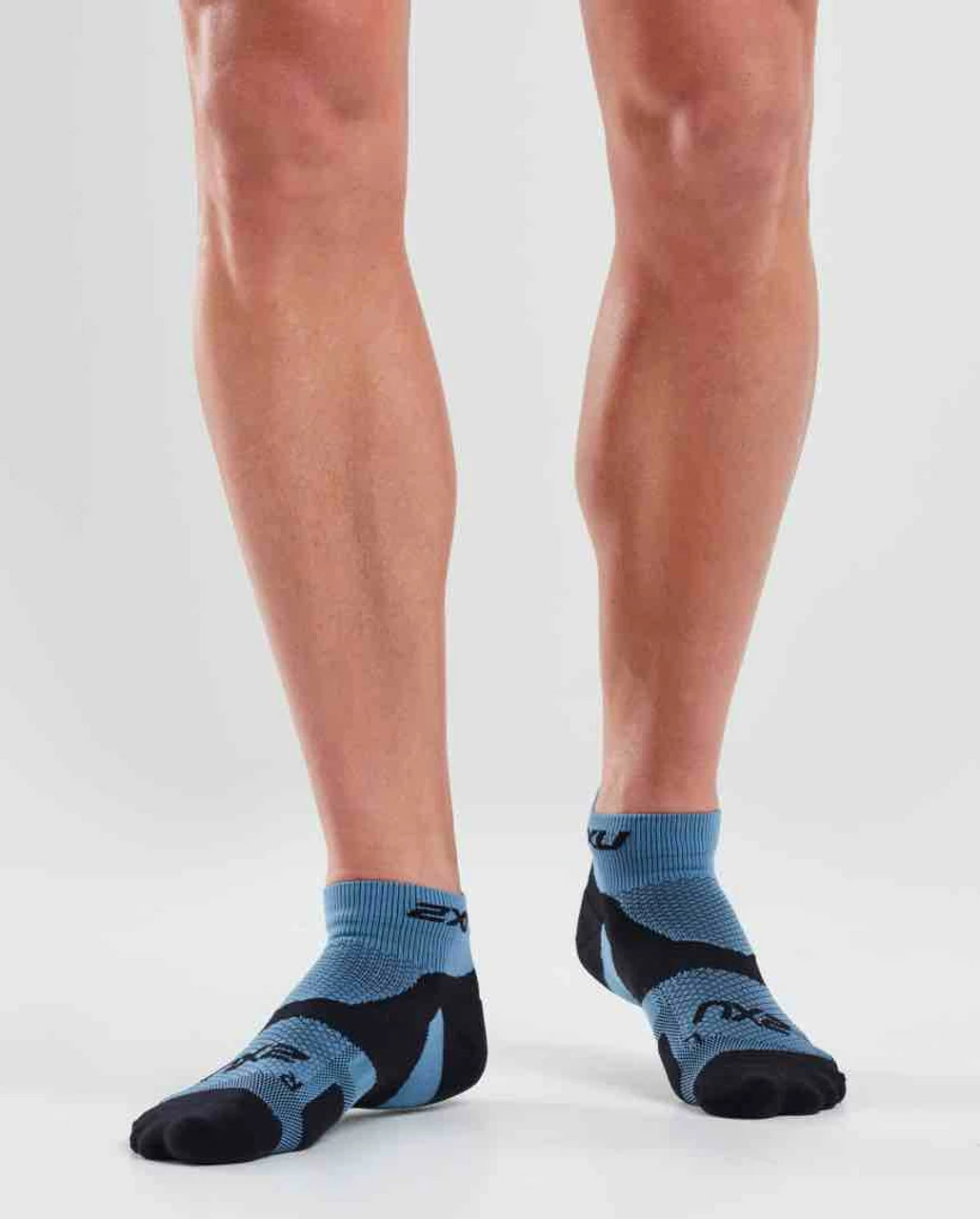 2XU - Vectr Light Cushion 1/4 Crew Socks - Unisex 9 2XU - Vectr Light Cushion 1/4 Crew Socks - Unisex - Image 7