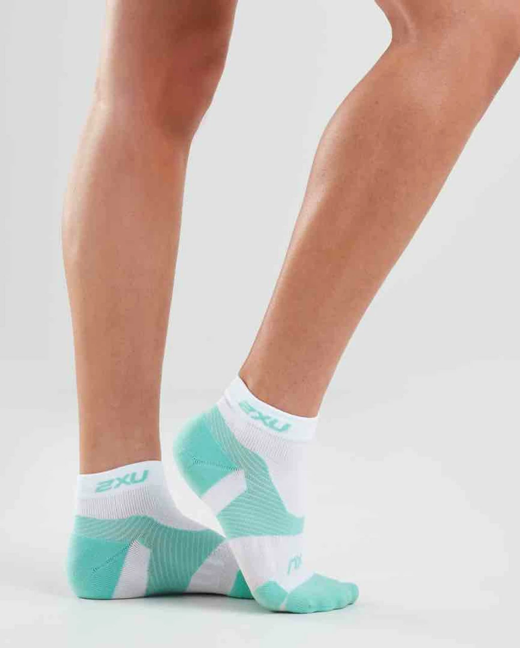 2XU - Vectr Light Cushion 1/4 Crew Socks - Unisex 13 2XU - Vectr Light Cushion 1/4 Crew Socks - Unisex - Image 11